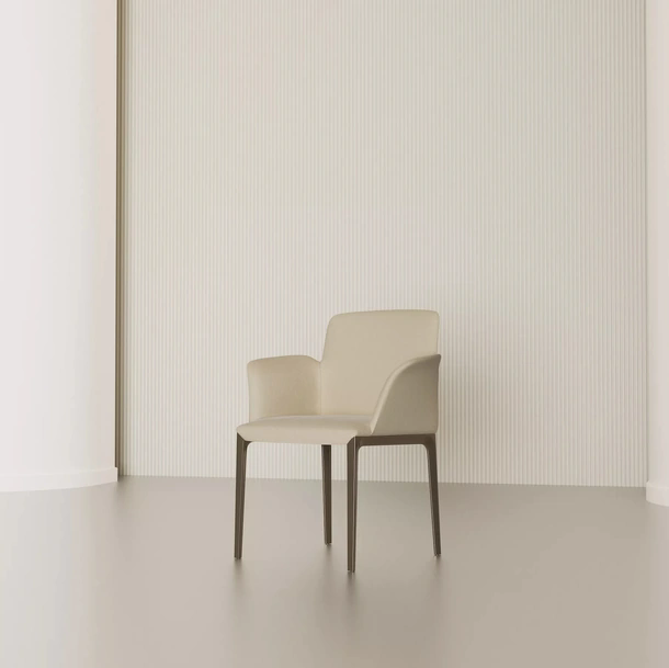 Sedia con braccioli Opera in pelle di Bontempi