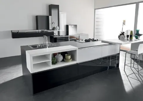 Cucina in Vetro con Tavolo a Penisola