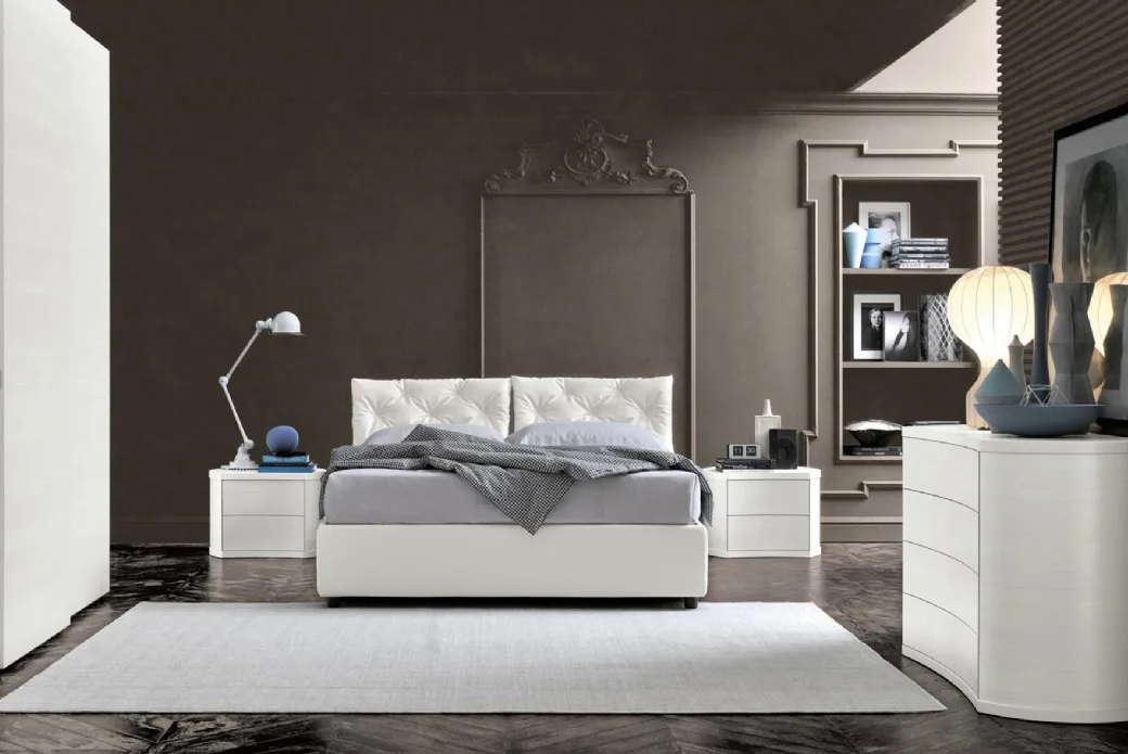 Letto in Tessuto Bianco a Due Cuscini