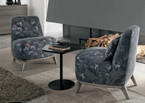 Poltrona Imbottita con Struttura in Legno