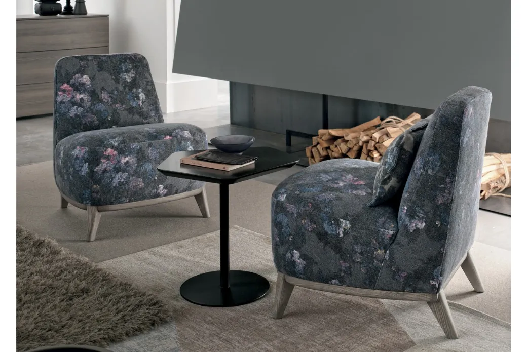 Poltrona Imbottita con Struttura in Legno