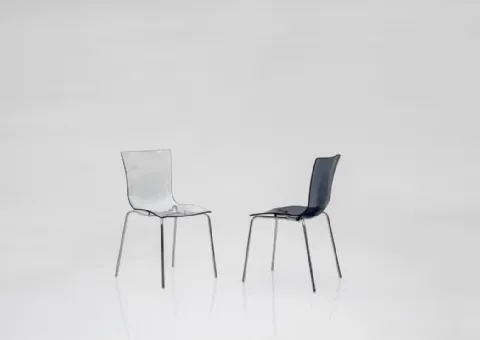 Sedia in Metallo con Scocca in Plastica