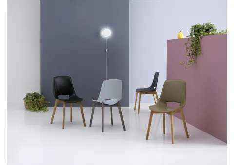 Sedia in Legno con Seduta in Pelle