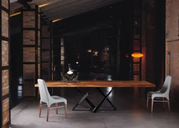 Sedia in Pelle con Struttura in Legno Massello