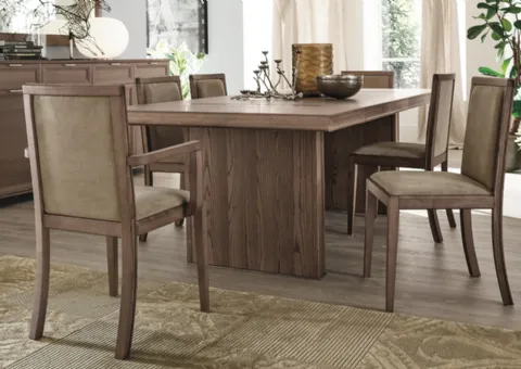 Sedia in Pelle con Struttura in Legno 