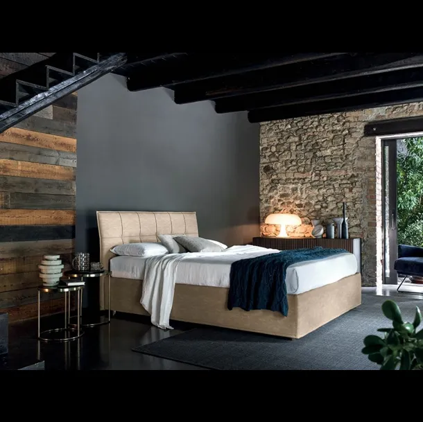 Letto in tessuto con testiera trapuntata Ambra di Rigosalotti