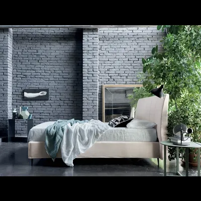 Letto matrimoniale in tessuto con testiera Bali di Rigosalotti