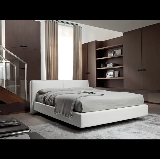 Letto matrimoniale in ecopelle con contenitore Gordon di Rigosalotti