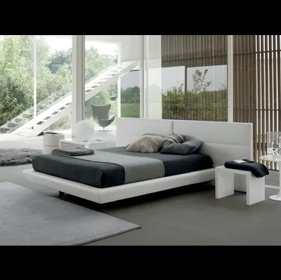 Letto Tolomeo in ecopelle con testiera di Rigosalotti