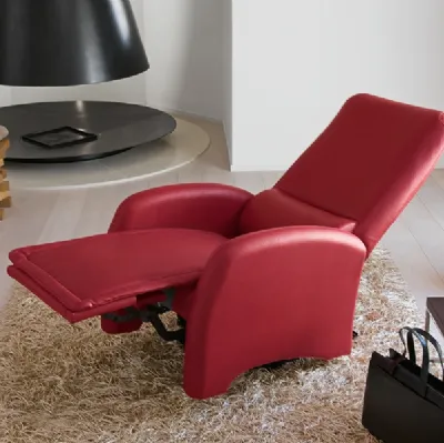 Poltrona Relax con meccanismo alzapersona Event in pelle di Rigosalotti
