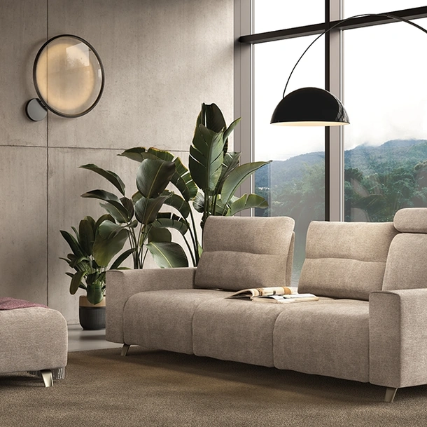 Divano lineare Push con schienale regolabile in due profondità di Rigosalotti