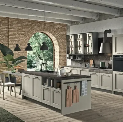 Cucina Classica con isola Epoca Classico 02 in Frassino laccato di Astra